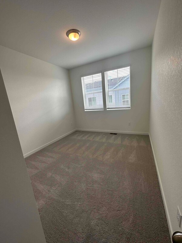 Building Photo - 5392 Euclid Dr