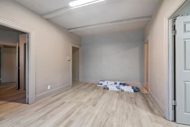 Building Photo - 512 S Millvale Ave