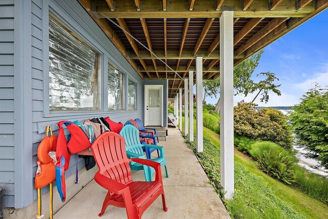 Building Photo - 153 Maple Ln NW