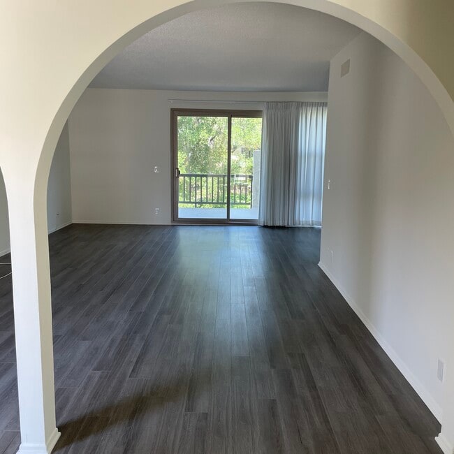 Living Room - Los Robles - Senior 55+