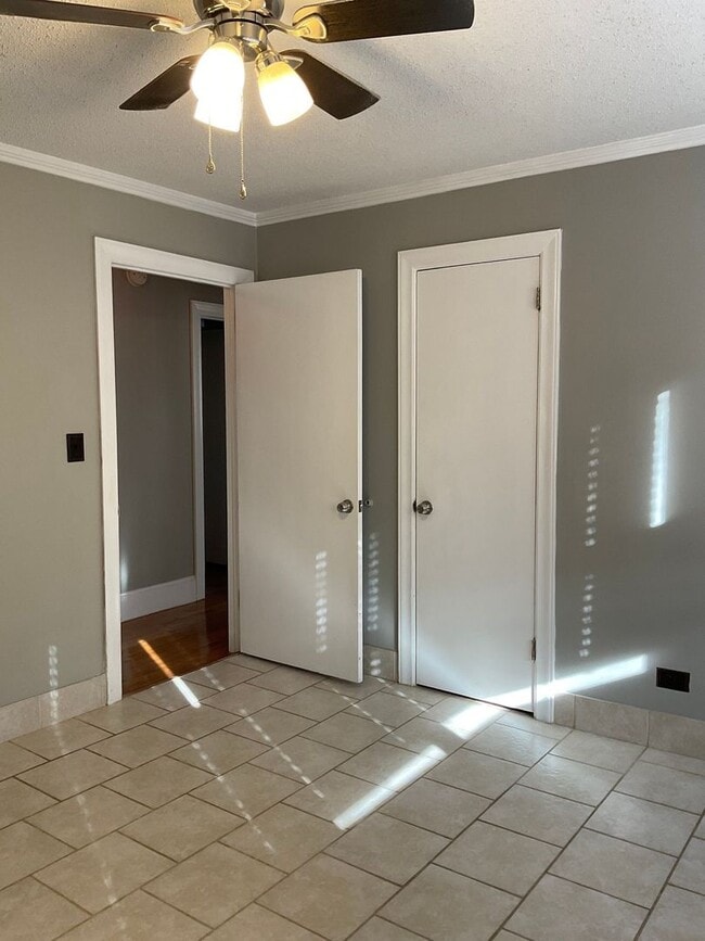 Building Photo - The Perfect 4 Bedroom!!!!