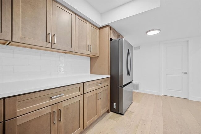 Building Photo - 1905 Cedar Ridge Dr