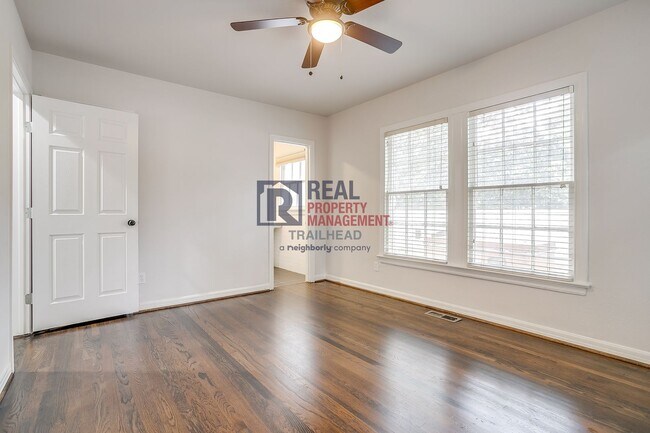 Building Photo - Charming Monticello Townhome – 4 Beds, Updated Kitchen & On-Site Parking