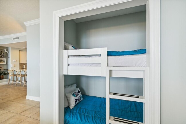 Building Photo - 8715 Surf Dr