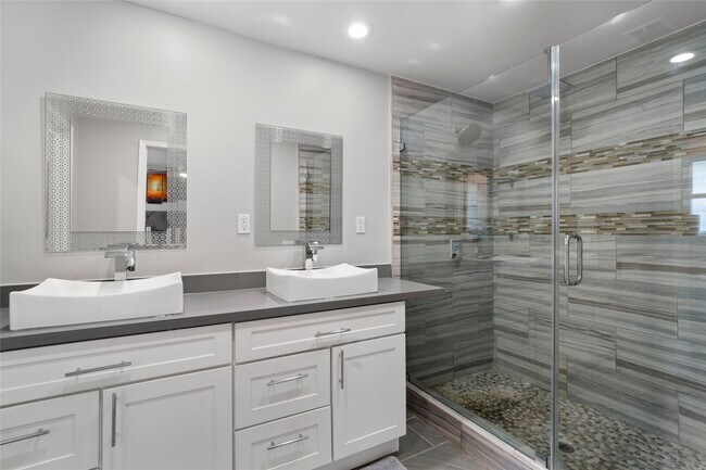 Building Photo - 5027 Wigton Dr