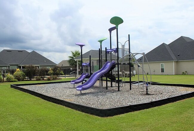 Building Photo - Modern 4BR Home with Screened Porch, Granite Kitchen & Fenced Backyard