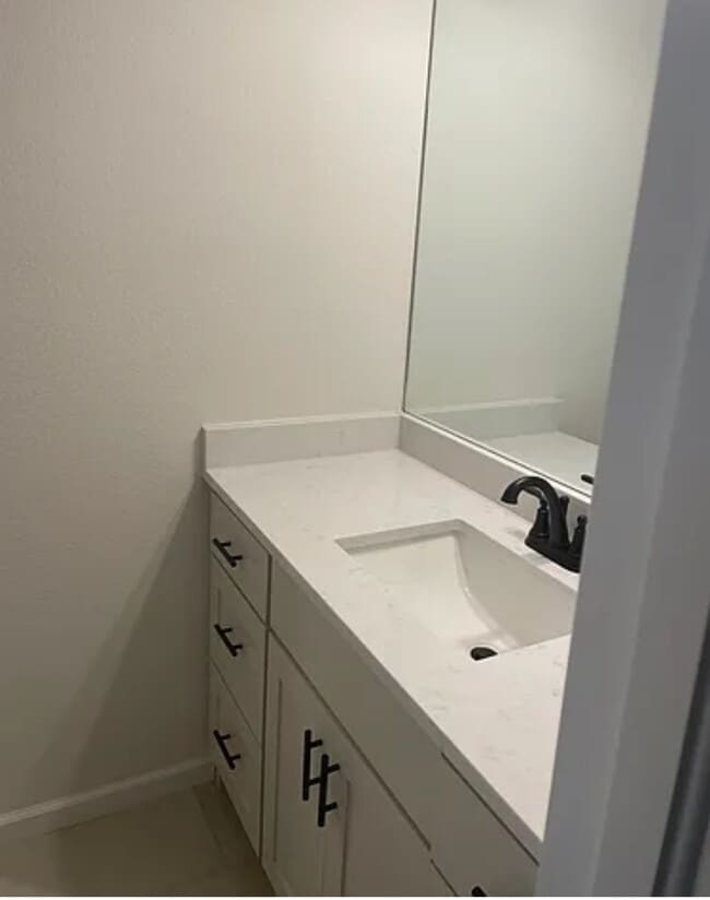 Building Photo - 4615 W Tofino Dr