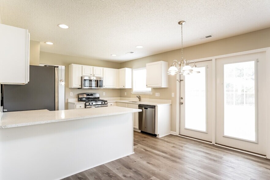 Building Photo - 4920 Alenja Ln