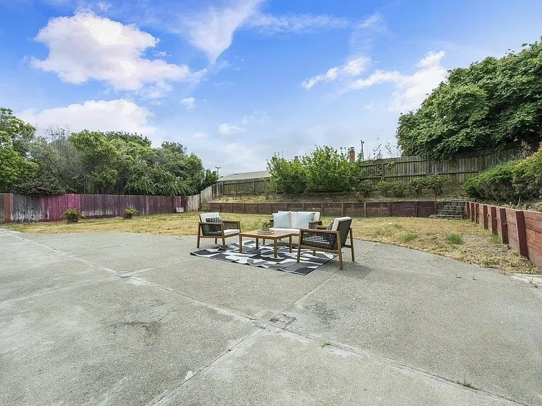 Building Photo - 2448 Mahan Way