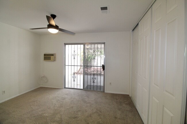 Building Photo - 8626 Summerdale Rd