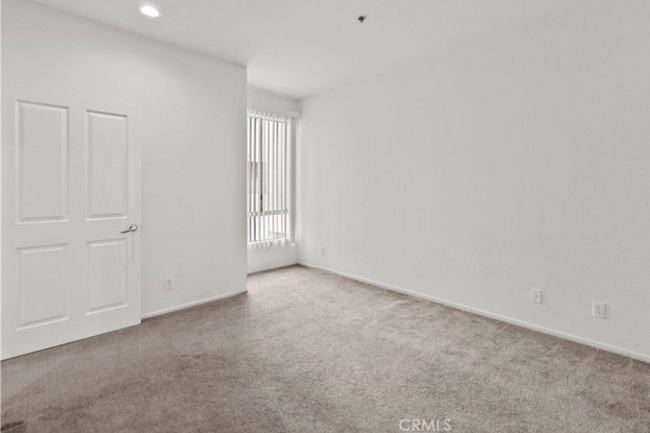 Building Photo - 19350 Sherman Way