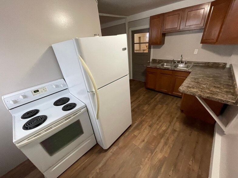 Building Photo - 7 W Hwy 61