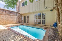 Building Photo - 10816 Briar Forest Dr