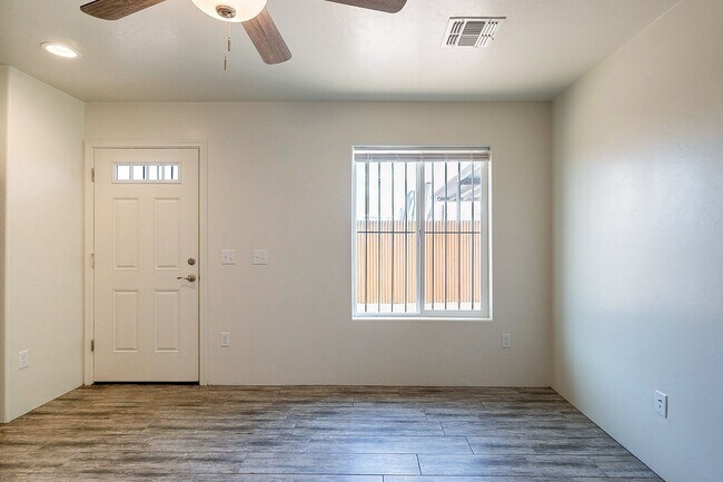 Building Photo - 615 S Santa Rita Ave