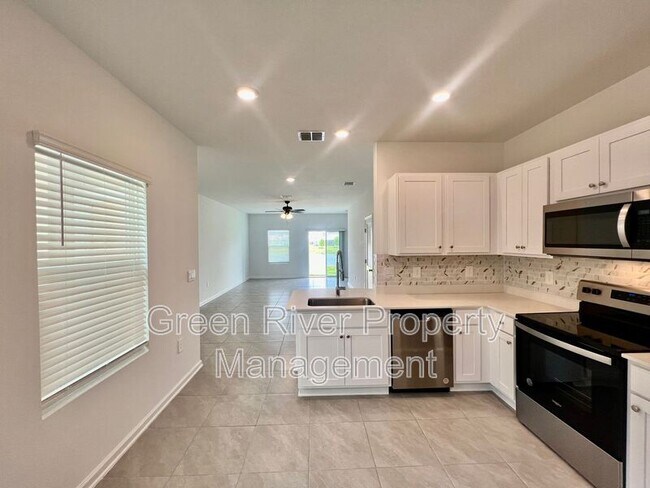 Building Photo - 83 Tidal Bch Ave