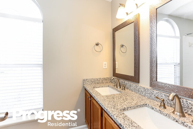 Building Photo - 888 Majestic Cypress Dr N