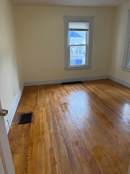 Building Photo - 53 Euclid Ave