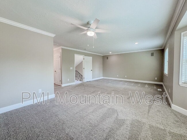 Building Photo - 499 N 200 W