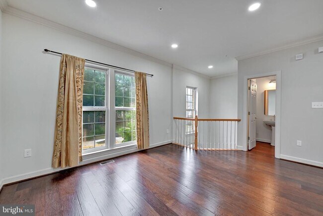 Building Photo - 14203 Plum Run Way