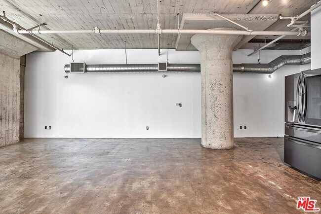Building Photo - 1855 Industrial St