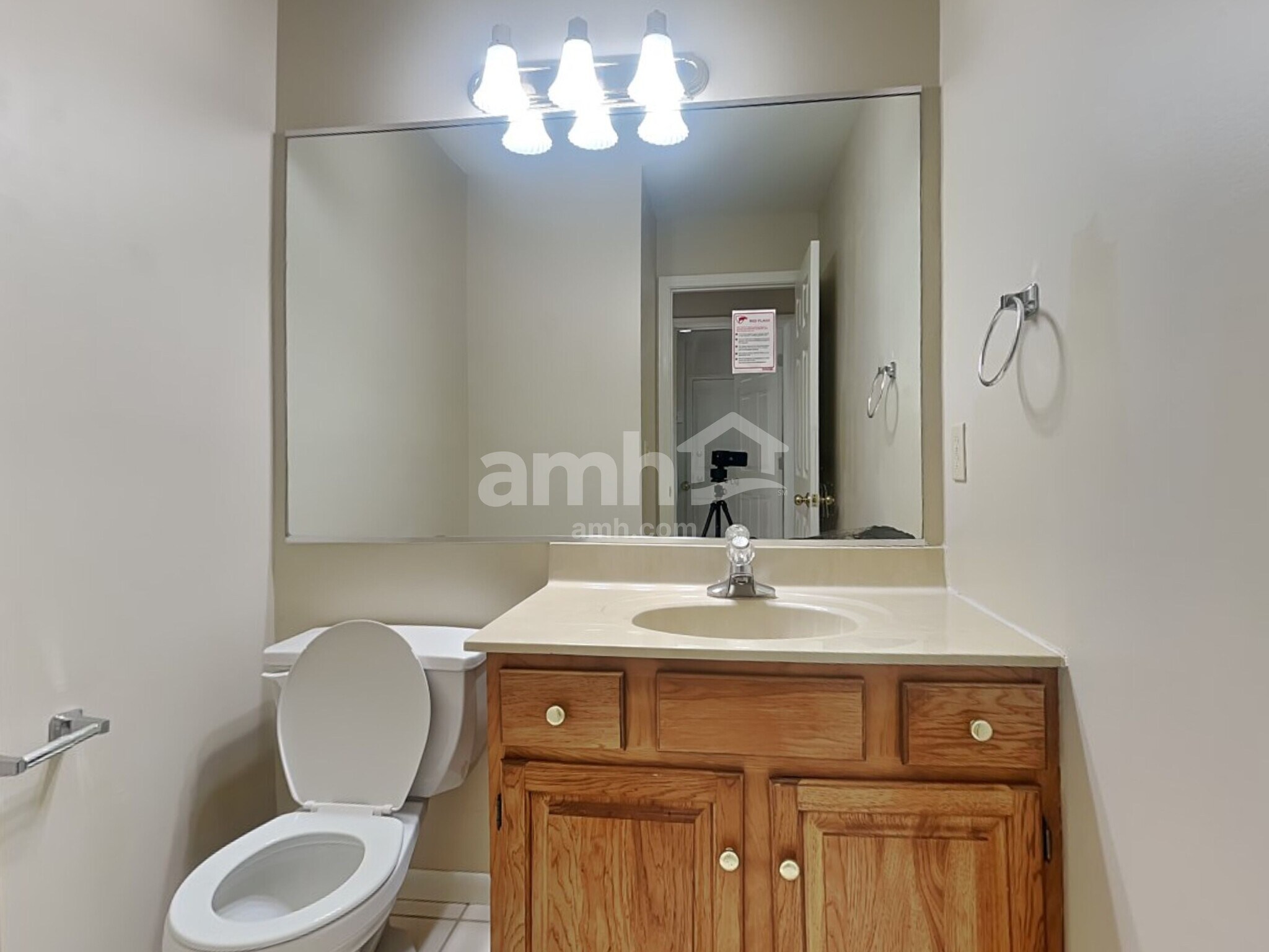 Building Photo - 8250 Pine Knoll Ct