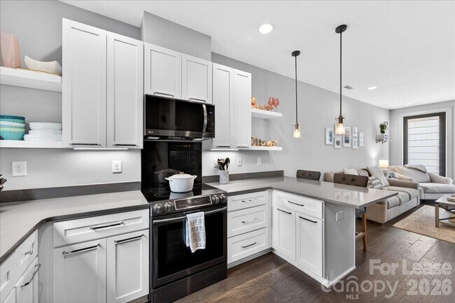 Building Photo - 241 Domain Way