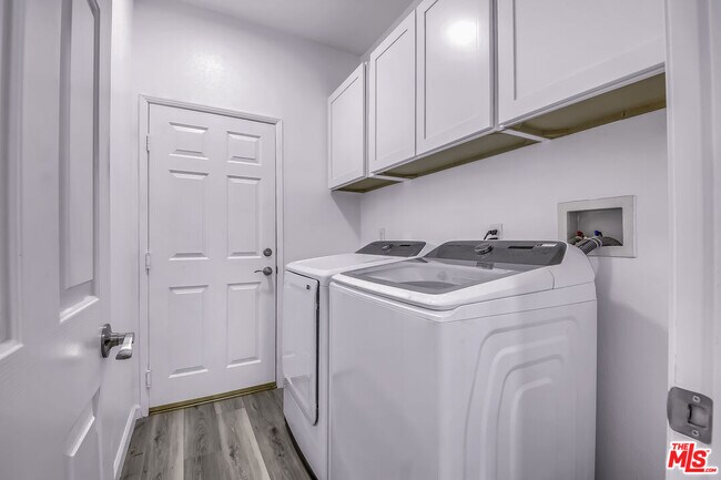 Building Photo - 82580 Yeager Way