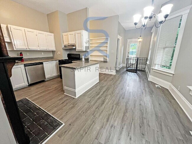 Building Photo - Move in before December 31st and get $100 OFF your rent for the first 3 months — PLUS a $250 Amaz...