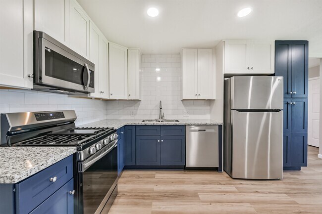 Building Photo - 1266 Dove St