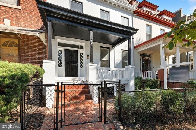 Building Photo - 2611 11th St NW