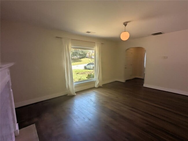 Building Photo - 1261 Eastridge Rd SW