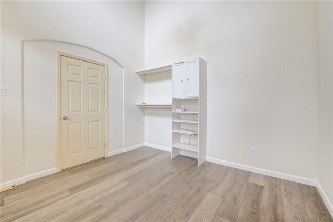 Building Photo - 800 Mulligan Ct