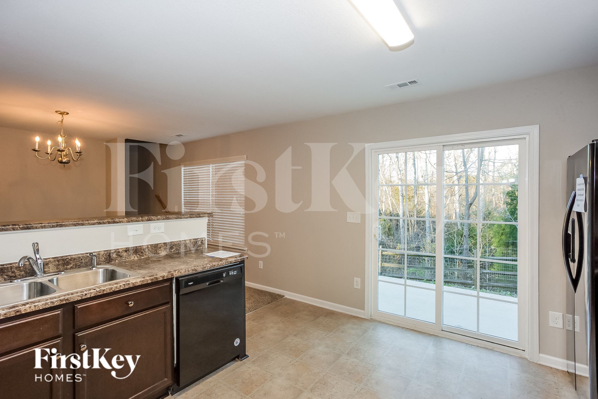 Building Photo - 4924 Abercromby St