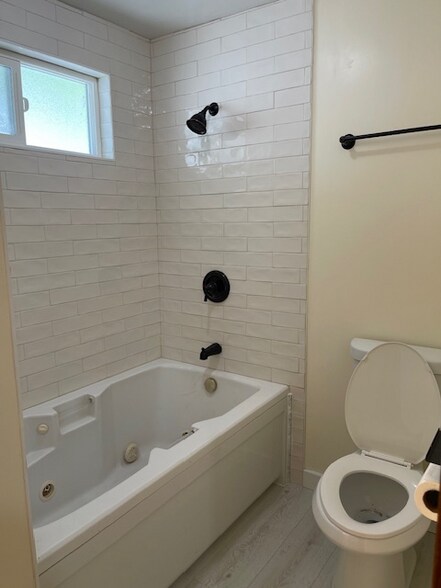 Building Photo - 4612 Meridian Ave N