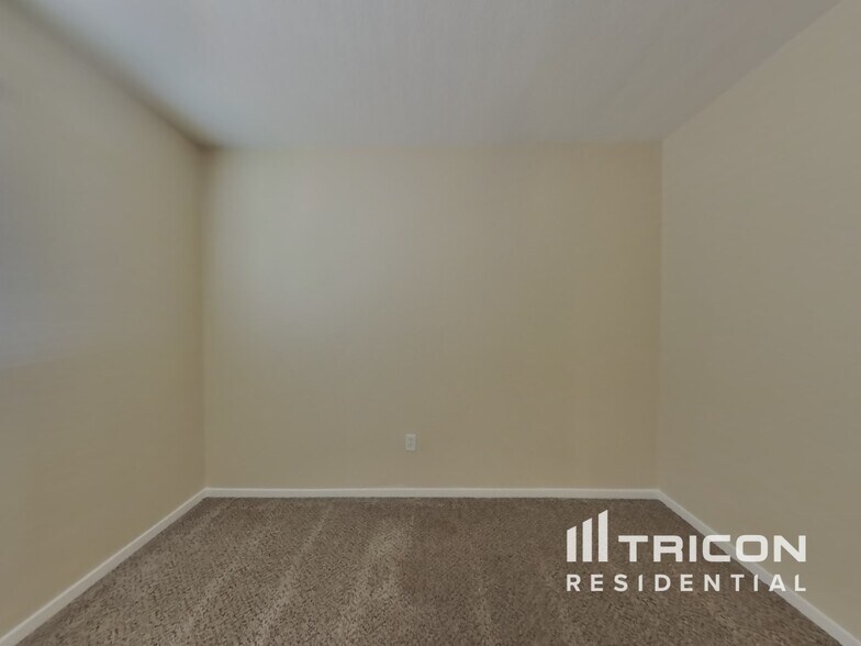 Building Photo - 718 Anderson Way