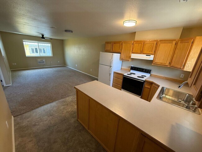 Building Photo - Newly Renovated Ground Level Orchards 2-be...