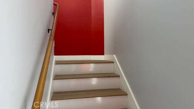 Building Photo - 2413 La Crescenta Ave