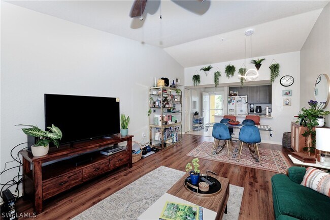 Building Photo - 8294 Key Royal Cir