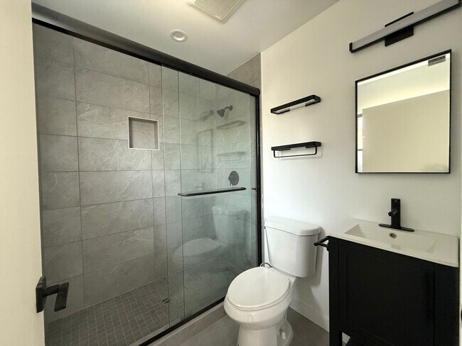 Building Photo - 2616 ELL