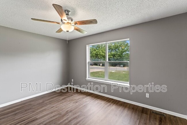 Building Photo - 8580 Kill Creek Rd