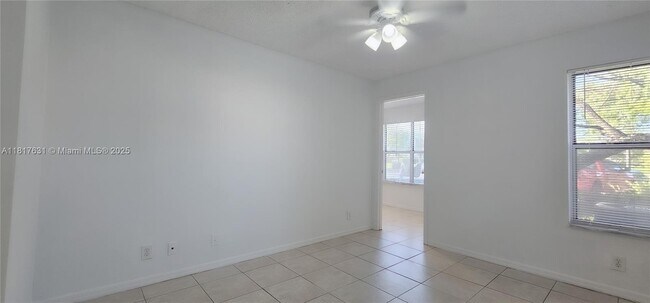 Building Photo - 3380 Pinewalk Dr N