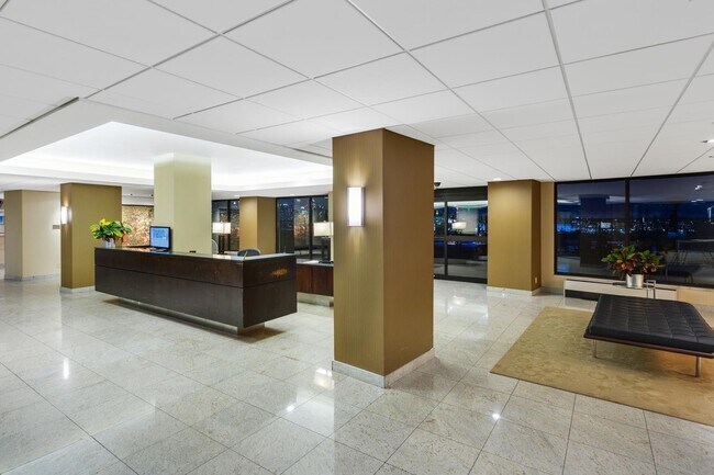 Building Photo - 380 Mountain Rd