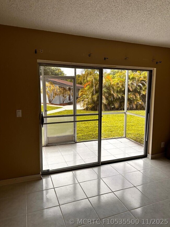 Building Photo - 8450 Lagos De Campo Blvd
