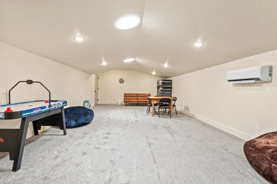 Building Photo - 306 CM Rdg Ln