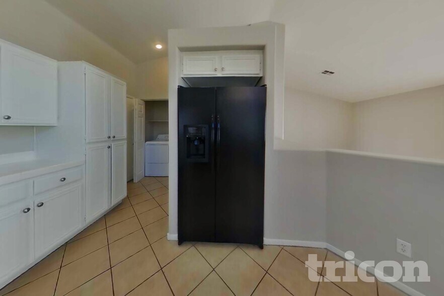Building Photo - 604 Lively Fiesta Way