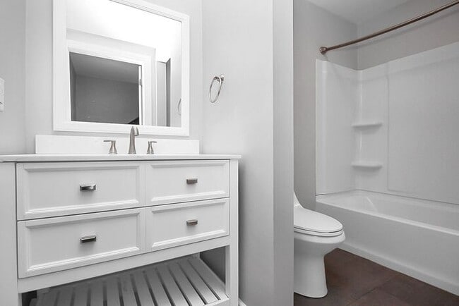 Building Photo - Charming 3BD/2BA Duplex in Dilworth!