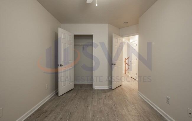 Building Photo - 3 Story Townhome in Desirable Kingston at ...