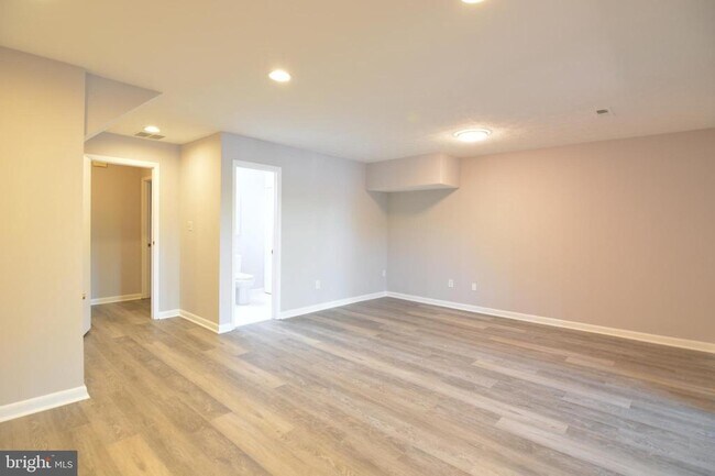 Building Photo - 13326 Waterside Cir