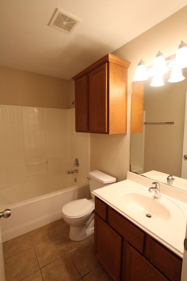 Building Photo - Almost Ready! 3 Bedroom 2 Bathroom Home in...