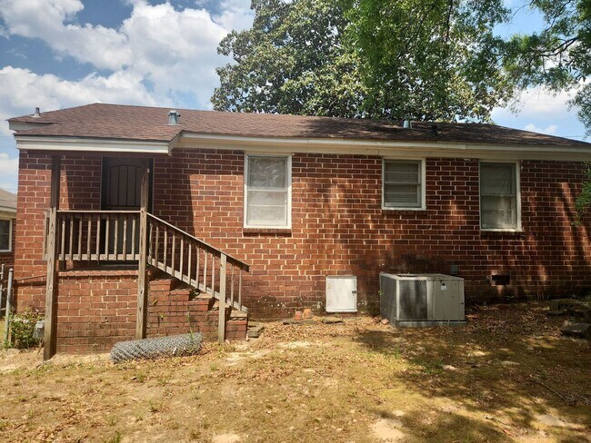 Building Photo - 3 Bedroom 1 Bath home in Midtown Columbus